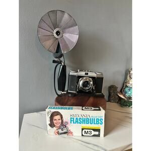 Agfa Solinette Camera Heiland Tilt-A-Mite Flash + Sylvania M3 Bulbs Boxed
